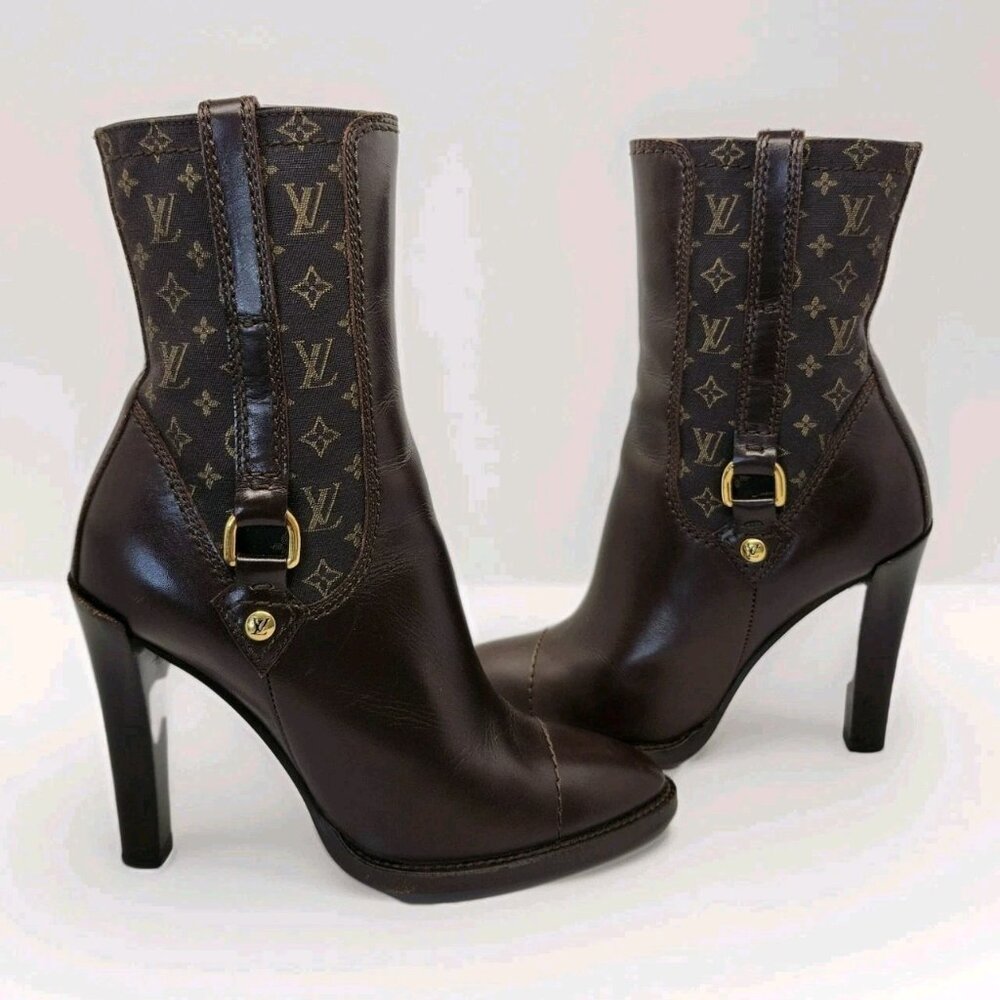 LOUIS VUITTON Brown Leather Mini Lin Jodie Monogram Ankle Boots, Size 35.5 5.5